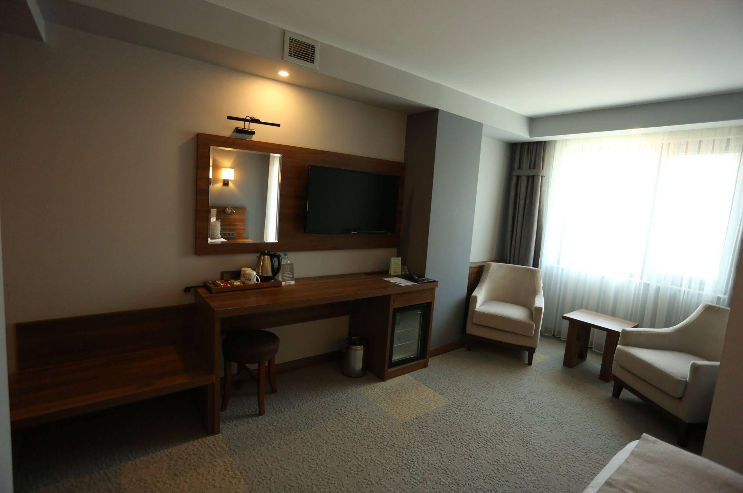 צ'נקלה Oytun Park Hotel מראה חיצוני תמונה